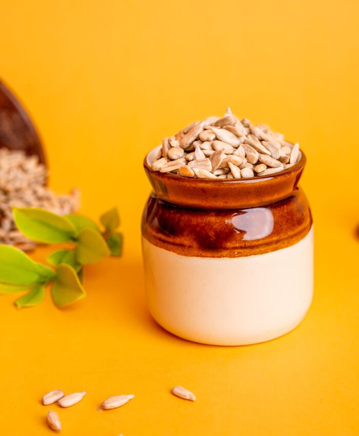 homemade-chickpea-hummus-with-chips-pbg5p7fbhij9vpop6vvsiq9bo36twi85304fn49yr8